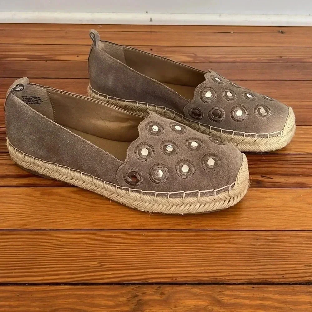 Crown Vintage Leather Casual Espadrilles in NeutralTaupe - Size 8.5